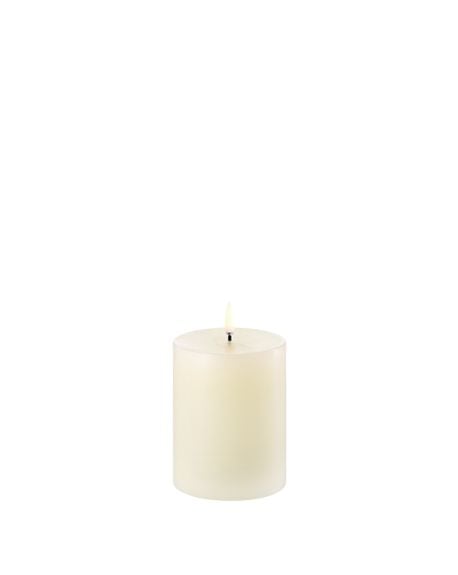 Uyunï - bougie Pillar - Ivory - 7,8 x 10,1 cm
