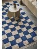 FERM LIVING - Tapis lavable Mara - Bleu profond / sable chaud