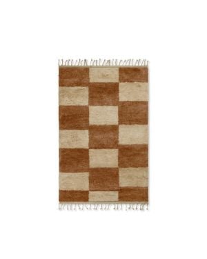 FERM LIVING - Tapis noué Mara - Brique foncé / Blanc cassé